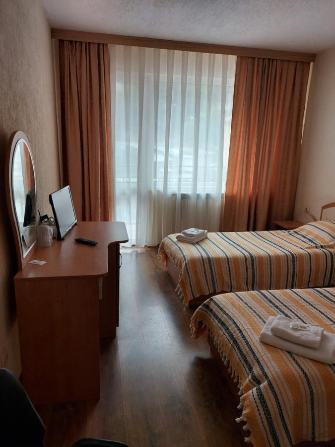 Хотел Лагуна Dospat Esterno foto